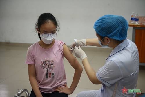 Hà Nội bắt đầu tiêm vắc xin phòng Covid-19 cho trẻ từ 5 đến dưới 12 tuổi